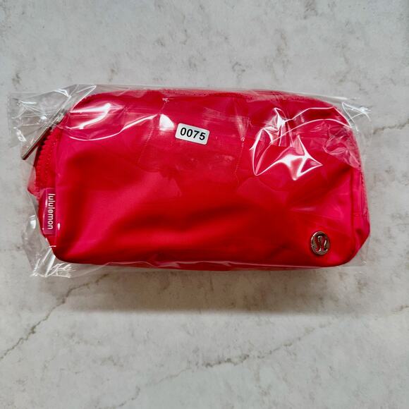 lululemon Everywhere Belt Bag Lip Gloss Pink Nylon Crossbody Y2K Sport Gorpcore - Picture 14 of 15